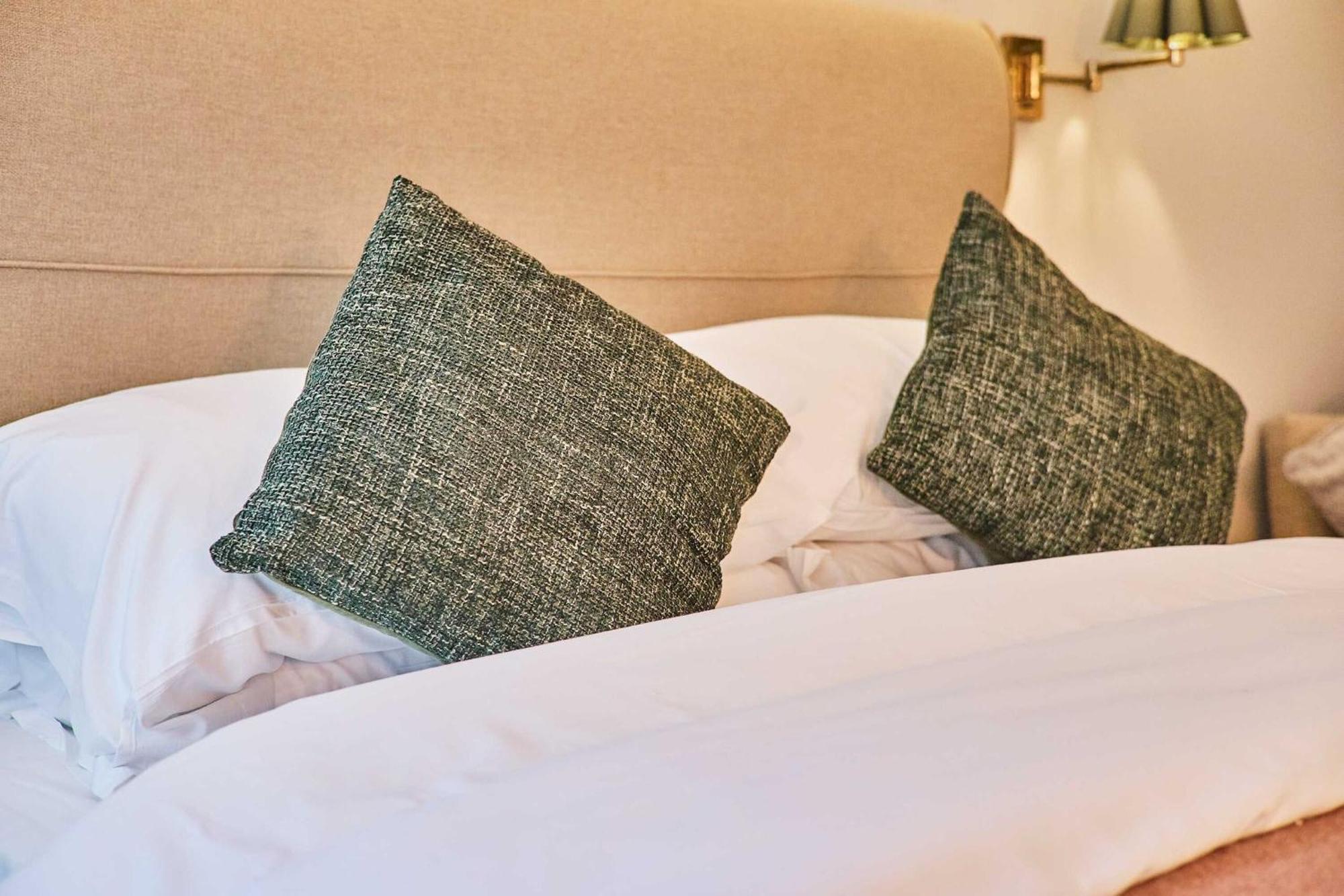 Host & Stay - The Raven Hotel ماتش وينلوك الغرفة الصورة